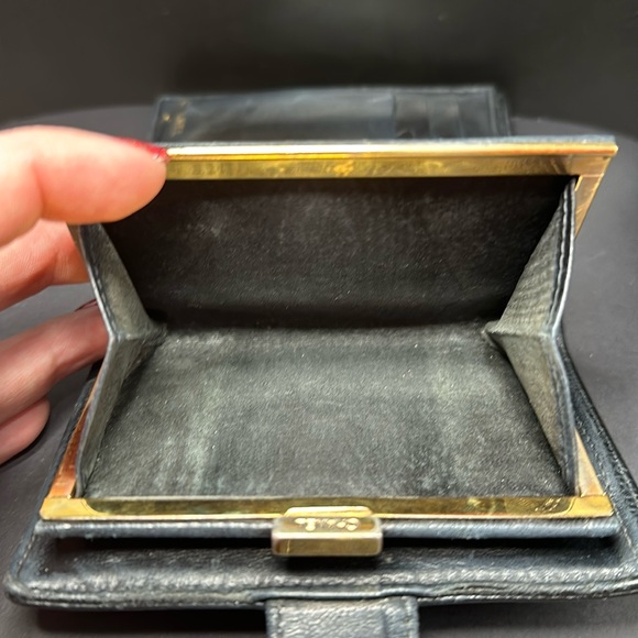 CHANEL Caviar Timeless CC Compact French Wallet in Black - EUC - Picture 5 of 13